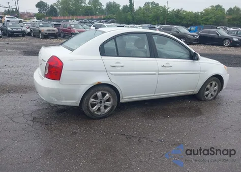 2006 Hyundai Accent Gls z USA, uszkodzony, nr VIN KMHCN46C56U056777